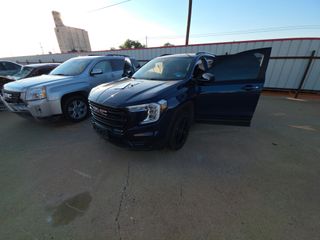 2022 GMC Terrain FWD SLE - Exterior Front Left Corner Image